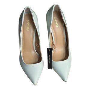 Express High Heel Pumps EUC the color is more like very light gray/blue